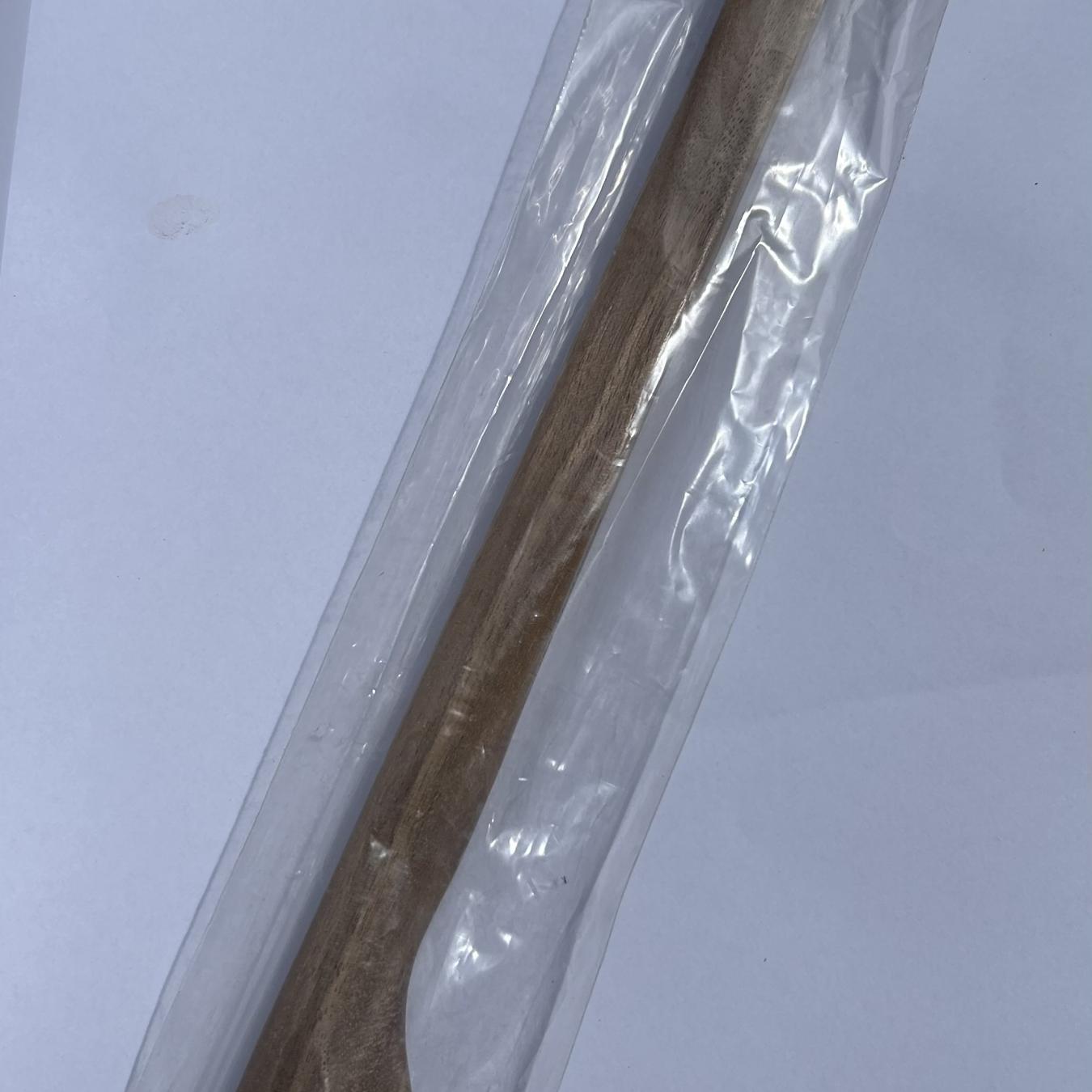 Large throwing stick